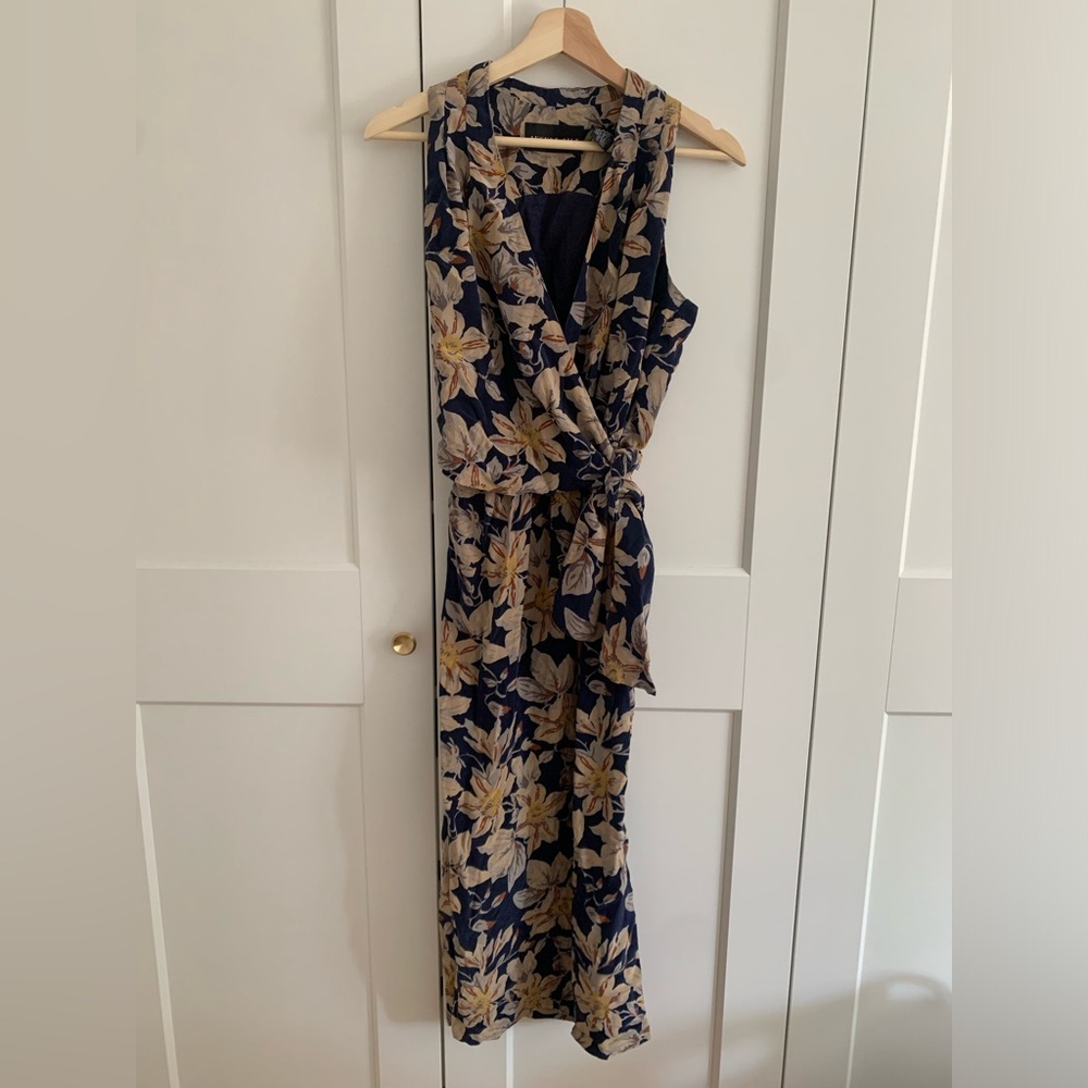 Gorgeous 100% silk wrap floral print dress (size 8) with adjustable side slit